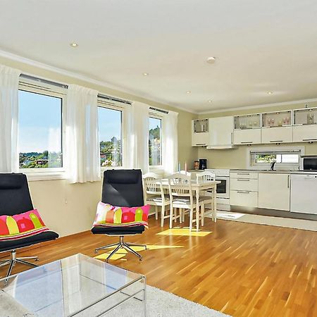 Cozy Apartment In Straumsgrend With Kitchen Bergen Luaran gambar