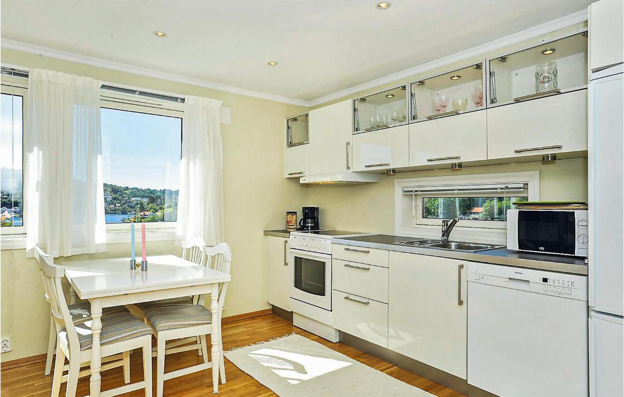 Cozy Apartment In Straumsgrend With Kitchen Bergen Luaran gambar