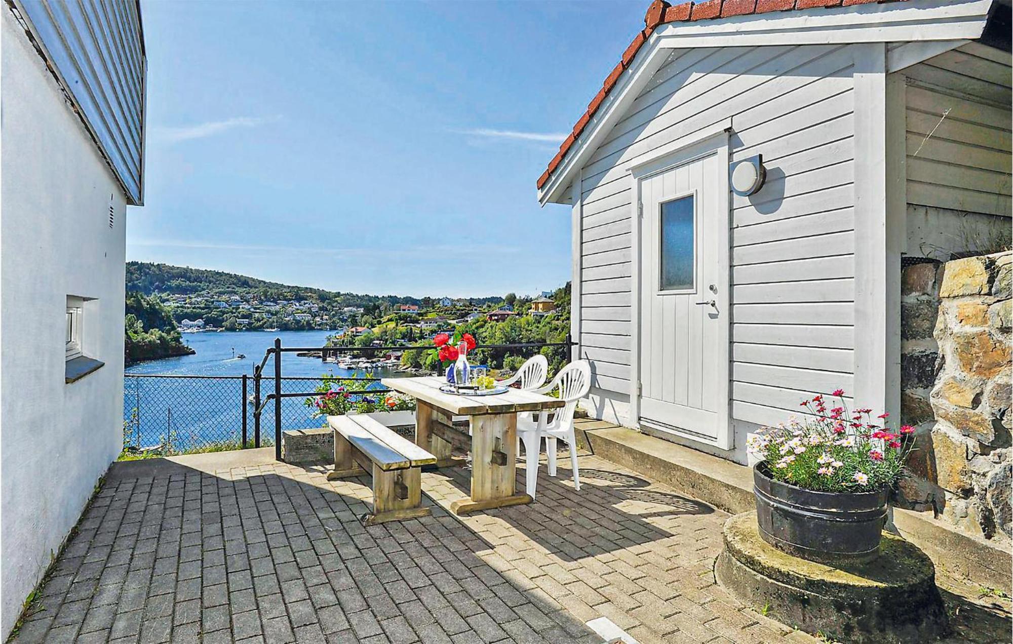 Cozy Apartment In Straumsgrend With Kitchen Bergen Luaran gambar
